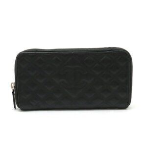 CHANEL Black Diamond Leather Logo Wallet